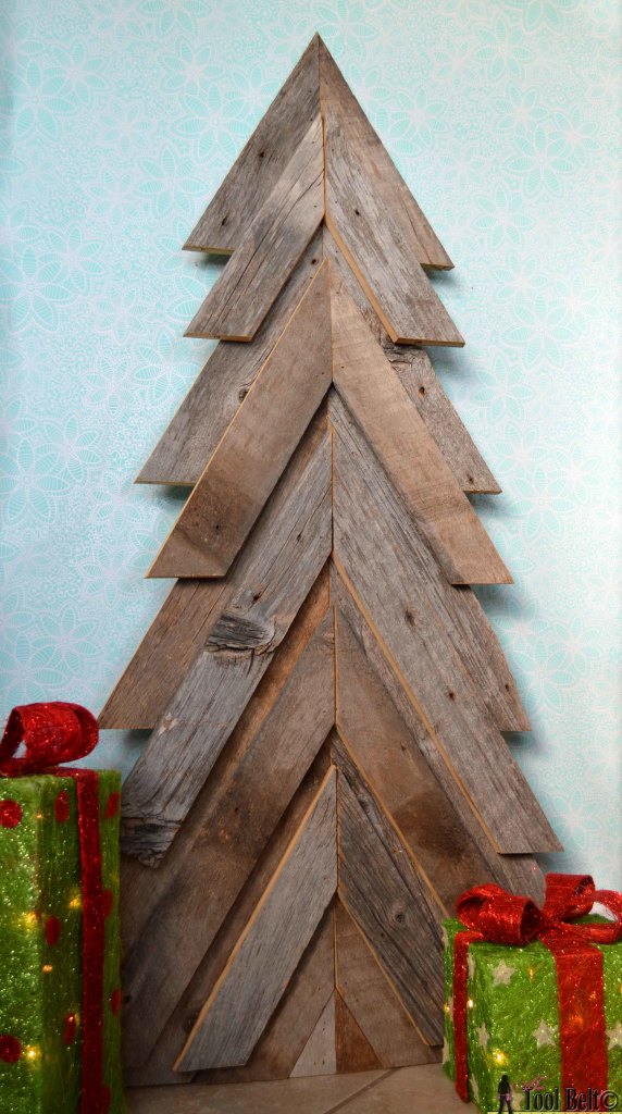 Christmas tree made from wooden pallet.